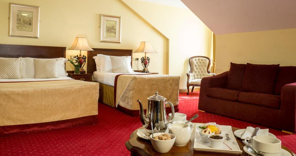 Meadow Court Hotel Лохрей Стая снимка